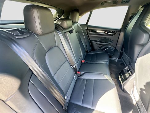 Used 2025 Porsche Macan 4S Electric image 30