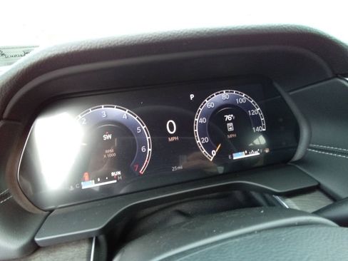 New 2026 Jeep Grand Cherokee Limited w/ Limited Altitude Package AWD/4WD image 15