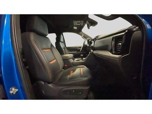 Used 2024 GMC Sierra 1500 AT4 w/ Technology Package AWD/4WD image 16
