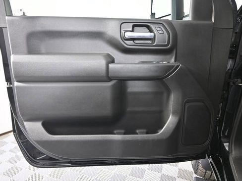 Used 2025 Chevrolet Silverado 3500 W/T image 17