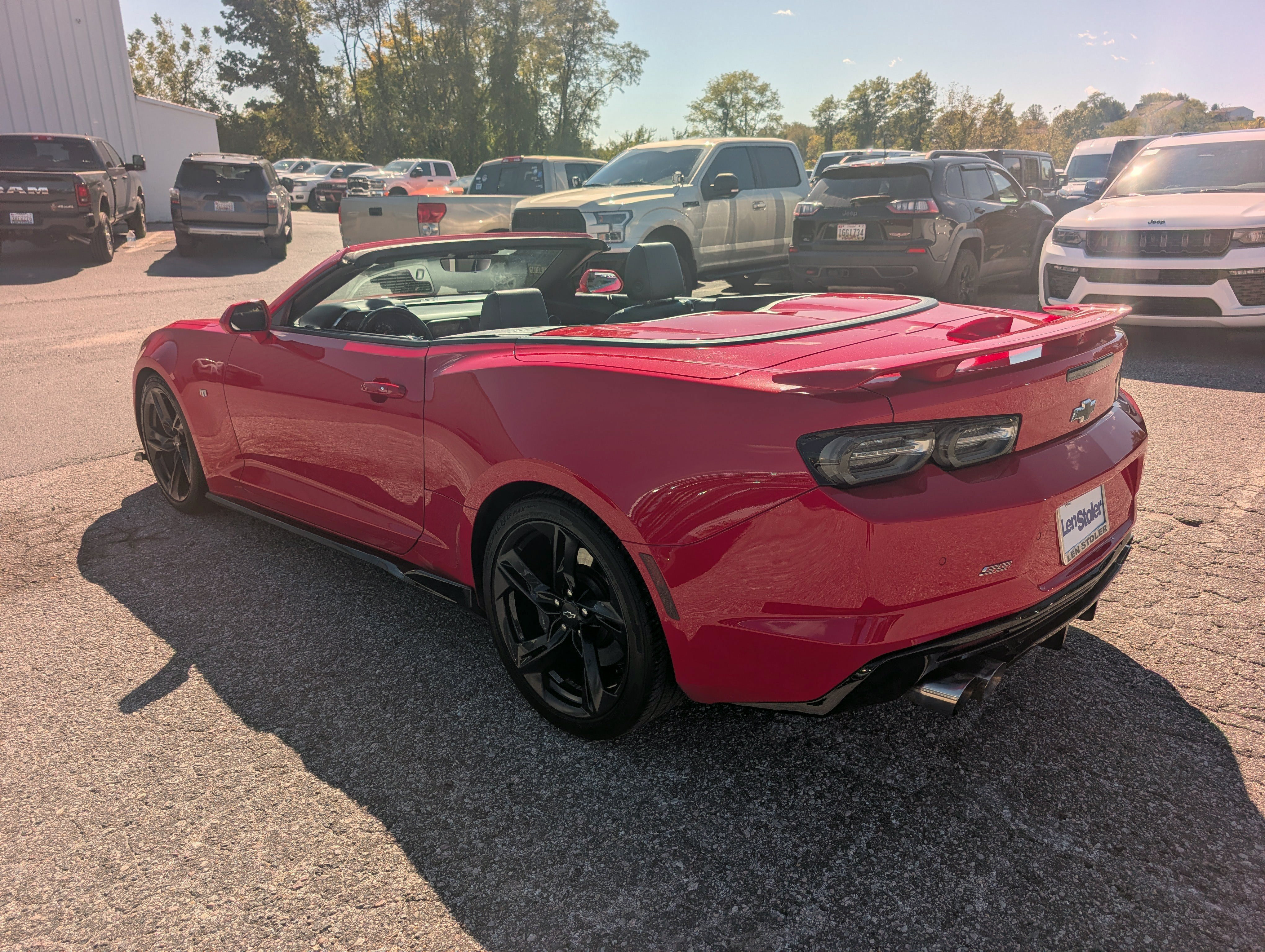 Used 2020 Chevrolet Camaro SS RWD image 3