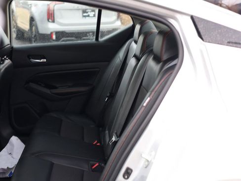 Used 2023 Nissan Altima 2.5 SR image 18