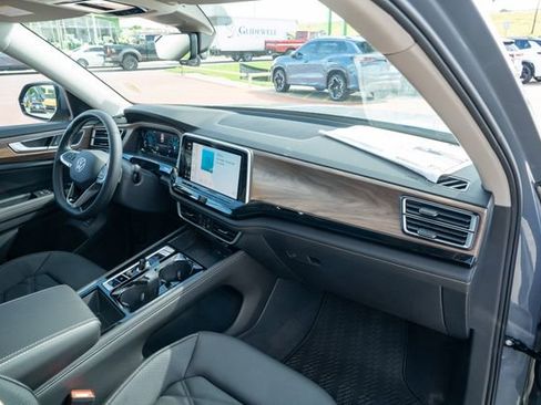New 2026 Volkswagen Atlas SE FWD image 42