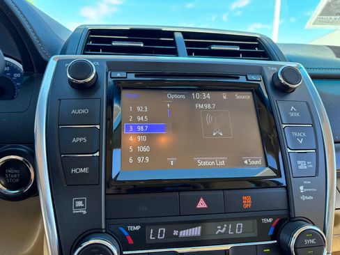 Used 2015 Toyota Camry XLE FWD image 21