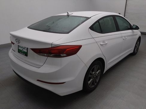 Used 2017 Hyundai Elantra SE image 9