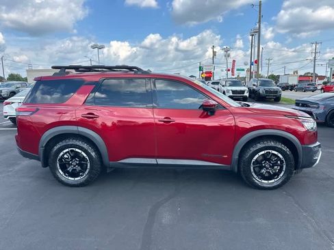 Used 2023 Nissan Pathfinder Rock Creek image 2
