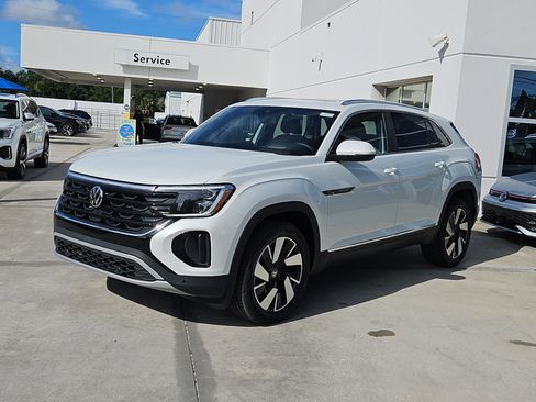 New 2026 Volkswagen Atlas Cross Sport SEL AWD/4WD image 2