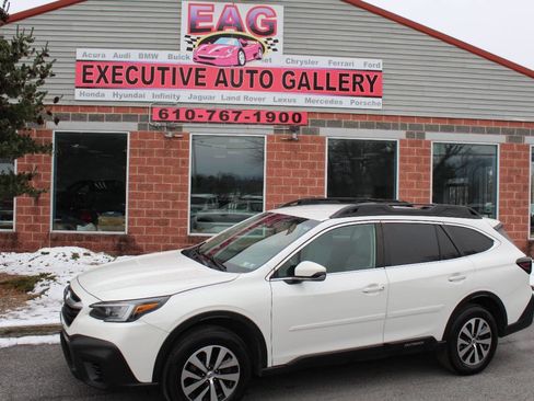 Used 2022 Subaru Outback Premium image 1