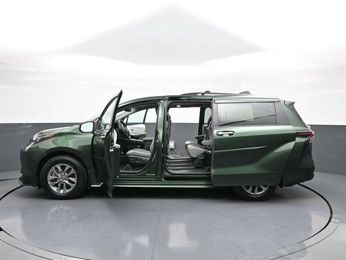 Certified 2025 Toyota Sienna XLE w/ XLE Plus Package AWD/4WD image 45