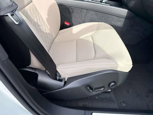 New 2026 Volvo XC60 B5 Plus image 15