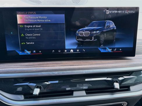 Used 2025 BMW X5 xDrive50e w/ Executive Package AWD/4WD image 30