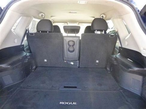 Used 2018 Nissan Rogue SV image 20