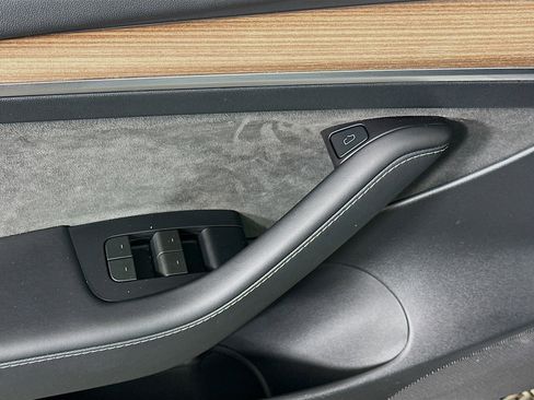 Used 2023 Tesla Model 3 Standard Range image 15