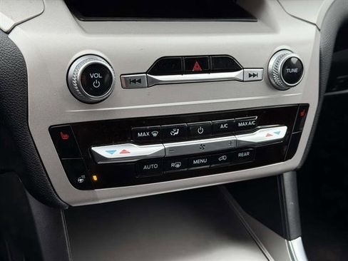 Used 2023 Ford Explorer XLT w/ Equipment Group 202A image 39