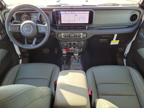 New 2025 Jeep Gladiator Mojave w/ Convenience Group image 16