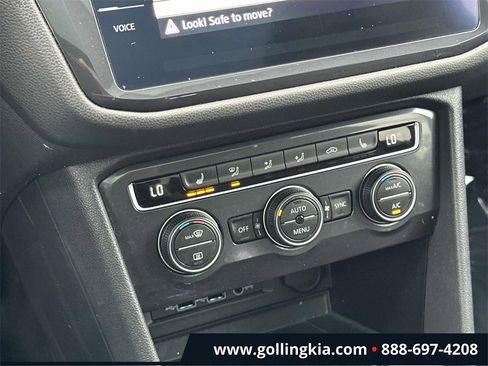 Used 2020 Volkswagen Tiguan SE w/ Panoramic Sunroof Package image 27