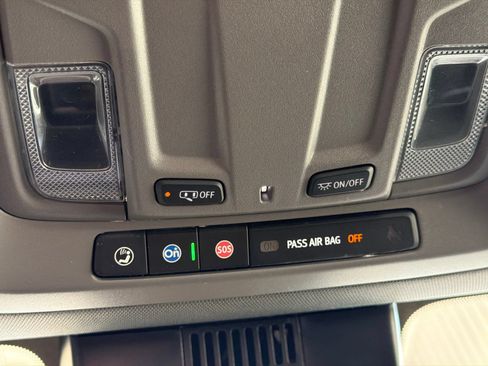 Used 2025 GMC Sierra 1500 SLT AWD/4WD image 28