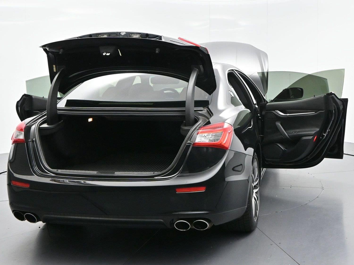 Used 2015 Maserati Ghibli RWD image 42