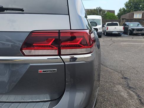 Used 2022 Volkswagen Atlas SEL R-Line AWD/4WD image 35