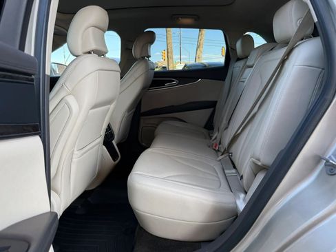 Used 2017 Lincoln MKX Reserve FWD image 39