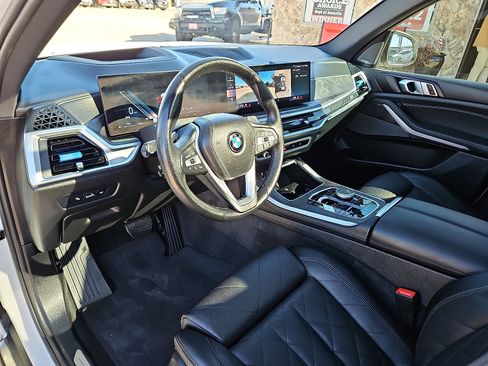 Used 2024 BMW X5 xDrive40i image 11