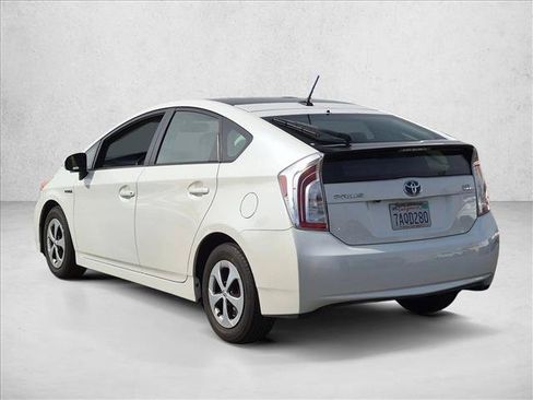 Used 2013 Toyota Prius Four w/ Deluxe Solar Roof Pkg FWD image 8