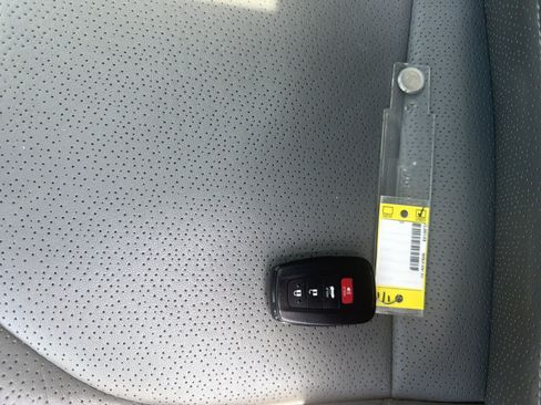 Used 2020 Toyota Avalon Limited w/ Advanced Safety Package FWD image 29