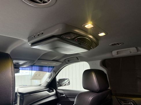 Used 2019 Chevrolet Suburban LT AWD/4WD image 32