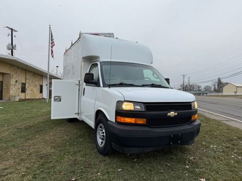 Used 2018 Chevrolet Express 3500 image 7