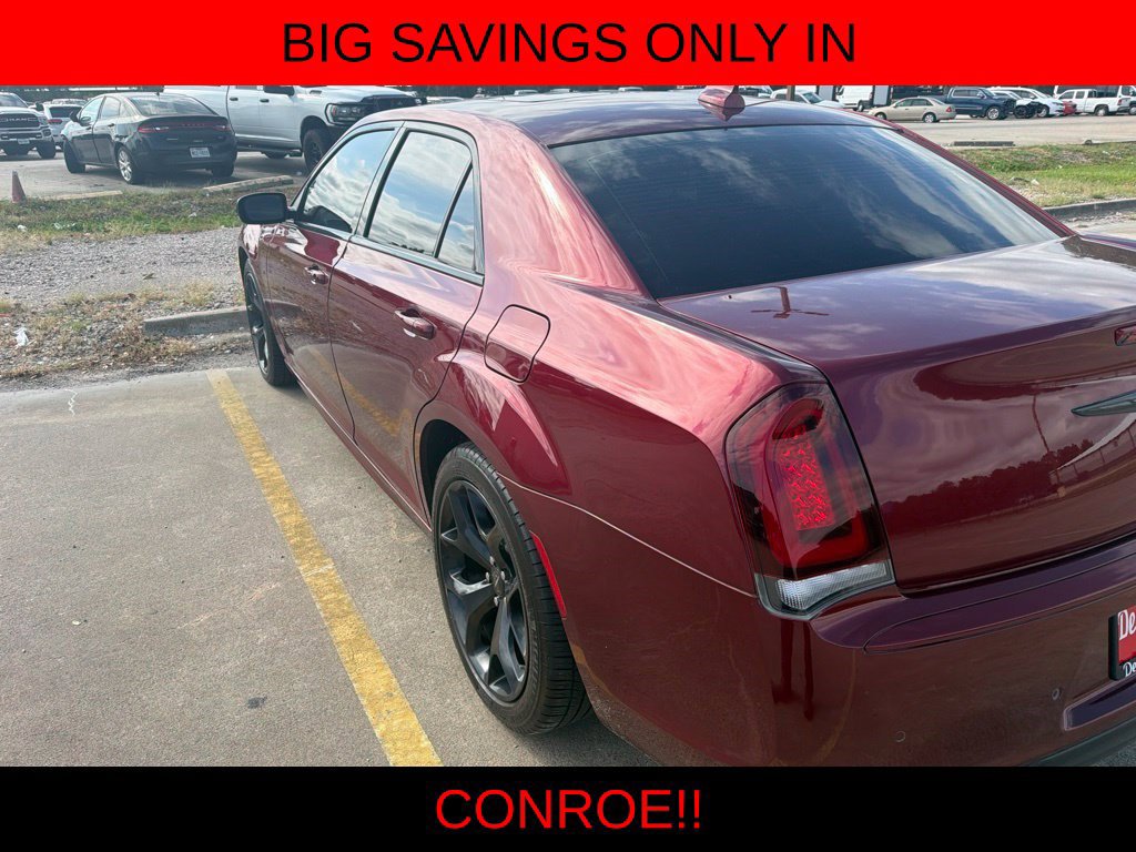 Used 2022 Chrysler 300 Touring L w/ Popular Equipment Group RWD image 4