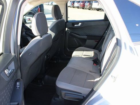 Used 2020 Ford Escape SE image 15