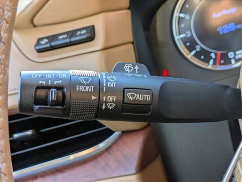 Used 2016 Cadillac Escalade Platinum image 10