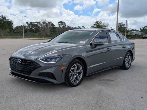 Used 2023 Hyundai Sonata SEL w/ Preferred Accessory Package FWD image 9