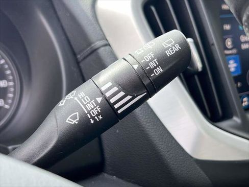 Used 2023 GMC Terrain SLE w/ Driver Convenience Package image 26