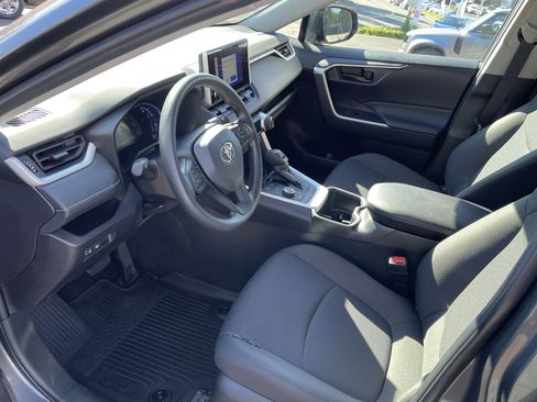 Certified 2024 Toyota RAV4 LE AWD/4WD image 9