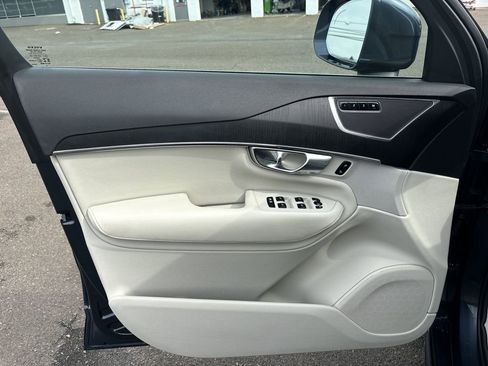 Used 2020 Volvo XC90 T6 Momentum image 11