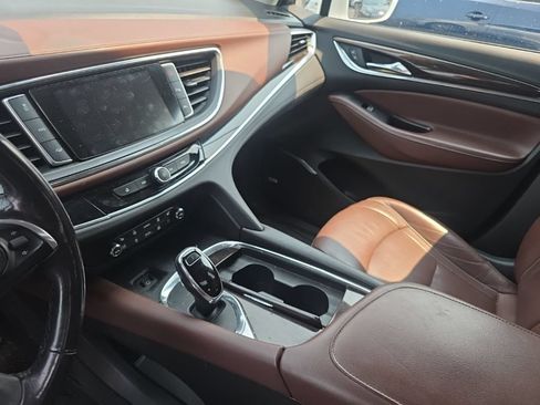 Used 2018 Buick Enclave Avenir w/ Avenir Technology Package AWD/4WD image 14