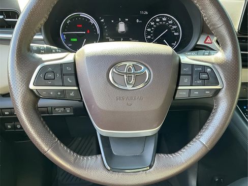 Used 2021 Toyota Sienna Platinum image 45