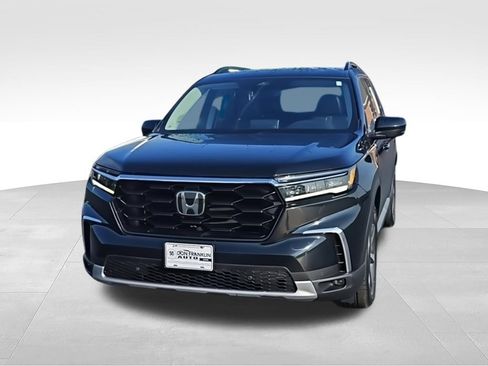 Used 2024 Honda Pilot Touring image 4