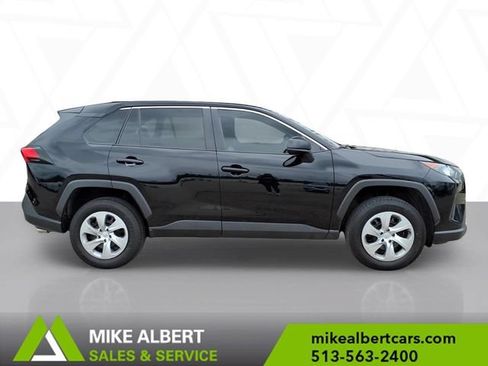 Used 2022 Toyota RAV4 LE AWD/4WD image 8