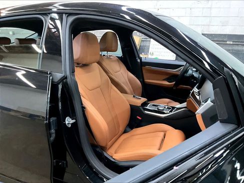 Used 2024 BMW i4 eDrive40 w/ M Sport Package RWD image 10