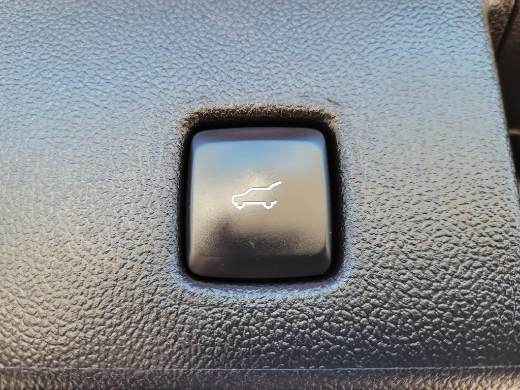 Used 2023 Ford Escape ST-Line w/ Tech Pack #1 FWD image 9