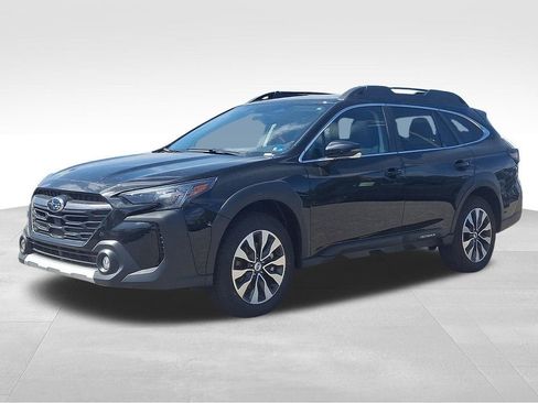 Certified 2025 Subaru Outback Limited AWD/4WD image 3