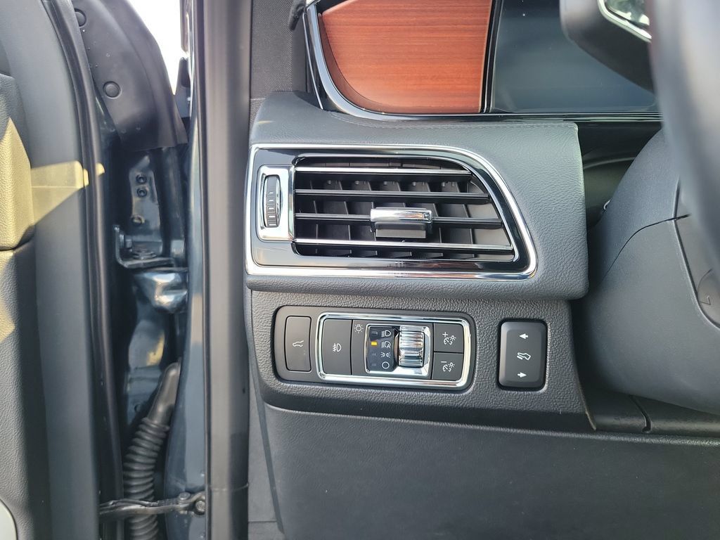 Certified 2022 Lincoln Navigator L Reserve AWD/4WD image 23