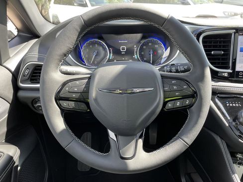 New 2026 Chrysler Pacifica Limited image 14