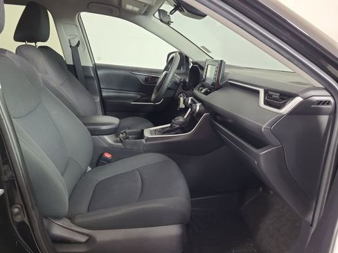 Used 2021 Toyota RAV4 LE image 20
