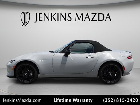 New 2026 MAZDA MX-5 Miata Club w/ Interior Package RWD image 6