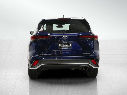Used 2025 Toyota Highlander XSE image 4