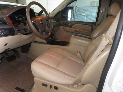 Used 2008 GMC Sierra 2500 SLT w/ EZ-Lift Tailgate Package RWD image 21