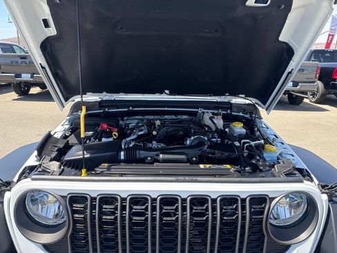 Used 2024 Jeep Wrangler Unlimited Sport AWD/4WD image 15